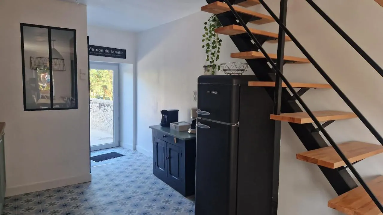 Maison Boheme Avec Bain Nordique Ceyzerieu 0*,